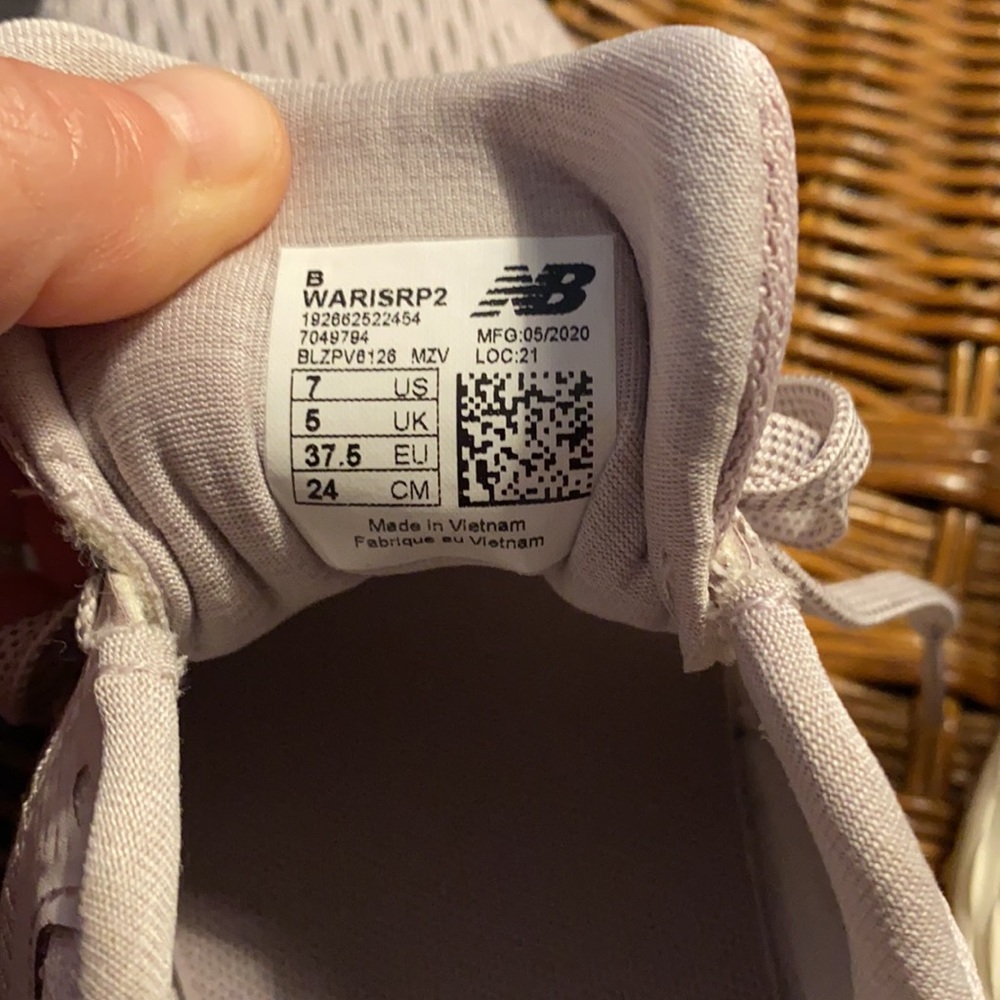 Lavender New Balance size 7 - Picture 6 of 6